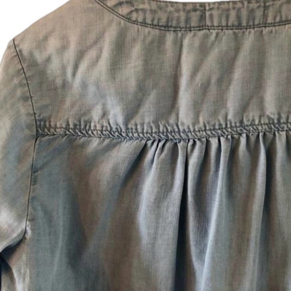 ANTHROPOLOGIE Cloth & Stone chambray 3/4 sleeve popover, open v-front, size M - Picture 2 of 5